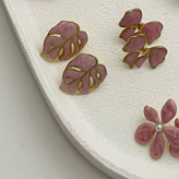 گوشواره طرح برگ انجیر میناکاری زنانه