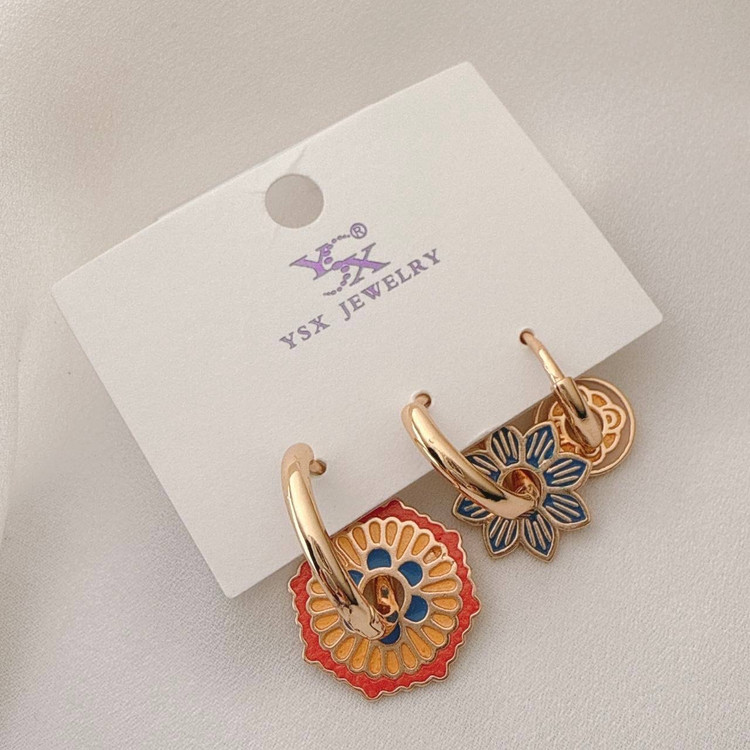 گوشواره رنگی میناکاری بدون حساسیت