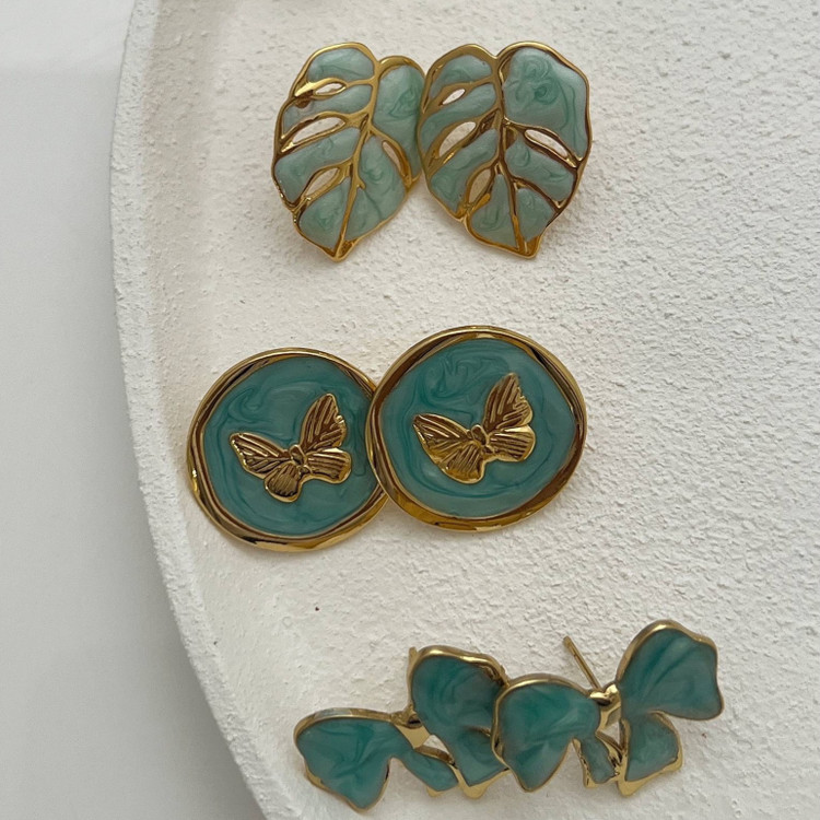 گوشواره برگ انجیر میناکاری زنانه